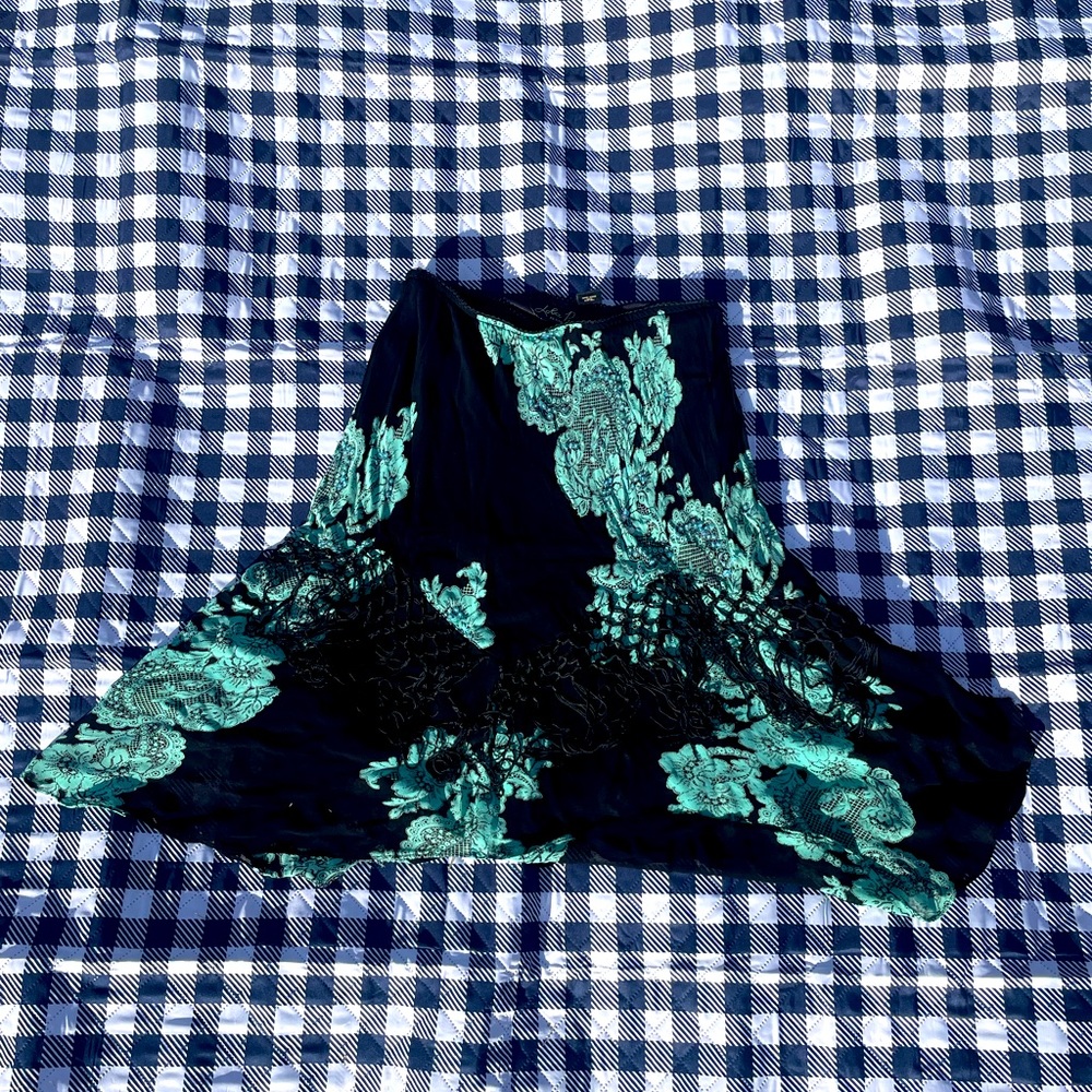 Beautiful beaded midi skirt with unique print